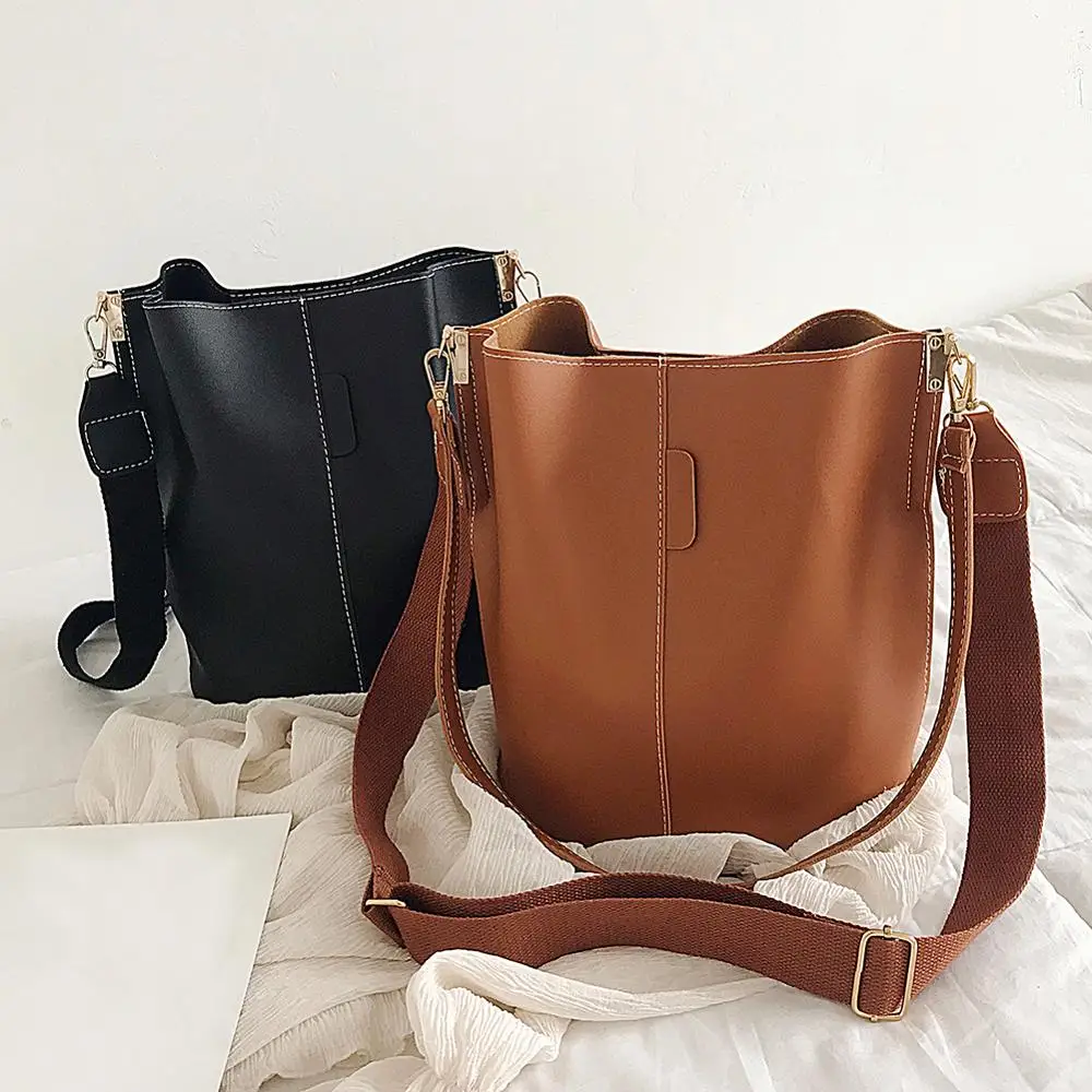 

Messenger bag Women Bucket Shoulder Bag large capacity vintage PU Leather lady handbag Luxury Designer bolsos mujer Black