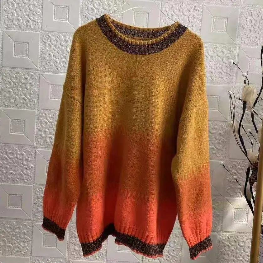 

Stitched gold thread gradient round neck sweater