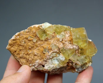 

New mineral ! 137g Natural yellow fluorite Cluster mineral specimens Stones and crystals Healing crystal