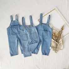 Осенние модные Универсальные джинсовые комбинезоны для мальчиков повседневные джинсы с большими карманами От 0 до 4 лет