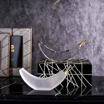 

Nordic Creative Simple Modern Home Soft Decoration Accessories Banana Shape Geometric Crystal Art Crafts escultura Ornaments
