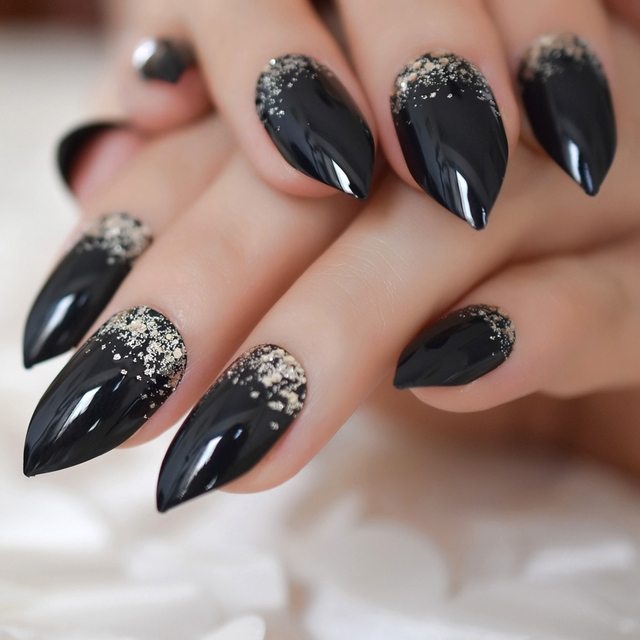 Silver Glitter Faux Ongles Short Black Nails Fake Bling Lady Artificial Acrylic Nail Tips for Fingers