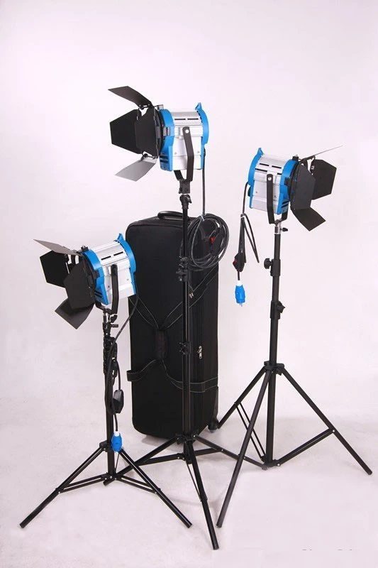 Как arri 3*650W френель лампа фонарь + 3*260 см осветительные стойки 5 * лампы 1 Flycase для