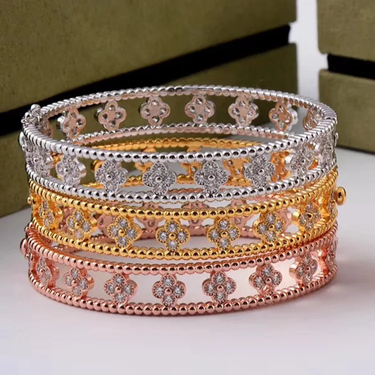 

Titanium steel personality fashion jewelry four-leaf clover style ladies bracelet to send lover gift 2019 new Bangles