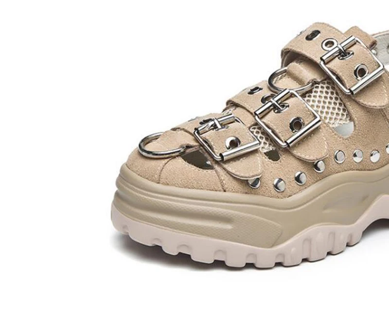 Танкетке Flatform высокое качество заклепка Rock Stud туфли кроссовки дизайнер сандалии женщины на платформе роскошь Harajuku закрытый носок гладиатор квартира Лето