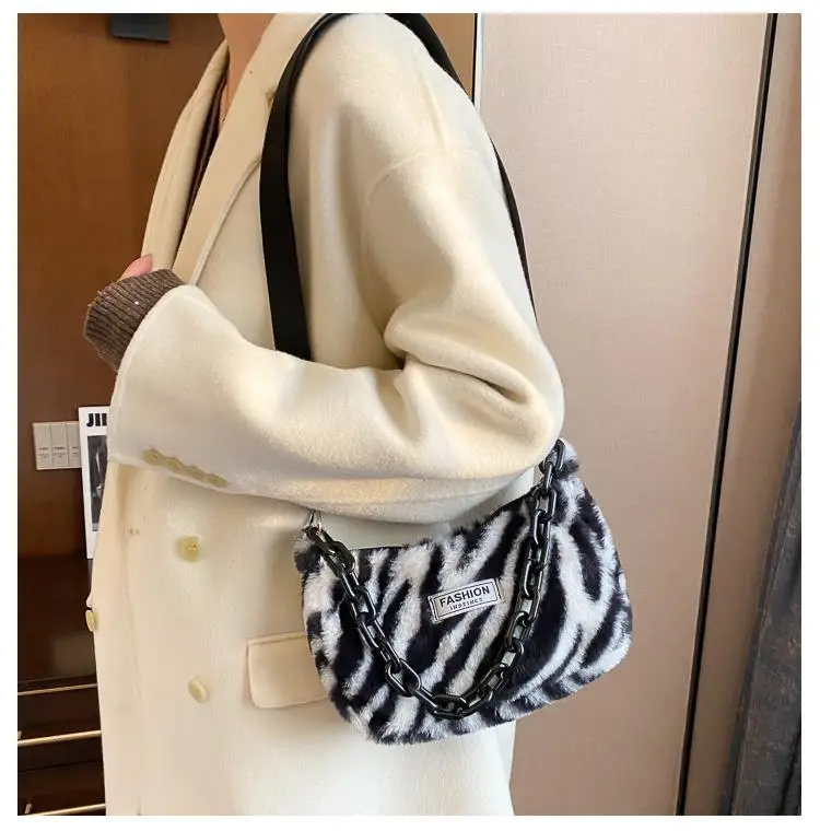 wristlet keychain Fashion Women's Zebra Pattern Mini Shoulder Bags Female Winter Plush Underarm Bags Vintage Leopard Zebra Pattern Fluffy Tote Bag purse