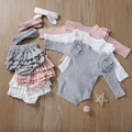 Милая одежда из 3 предметов для малышей 0-18 месяцев топы с короткими рукавами и принтом сердца + однотонные шорты с оборками и высокой талией повязка на голову, комплект для маленьких девочек - фото