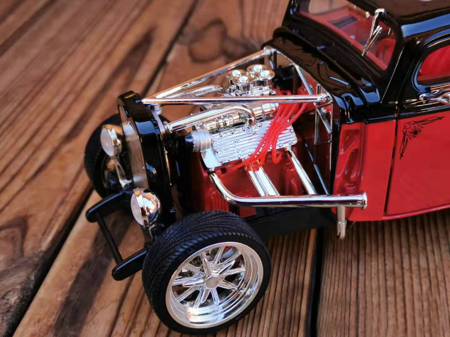 Тонкая 1:18 1931 старая модель автомобиля красная дверь может быть открытая модель коллекции сплава