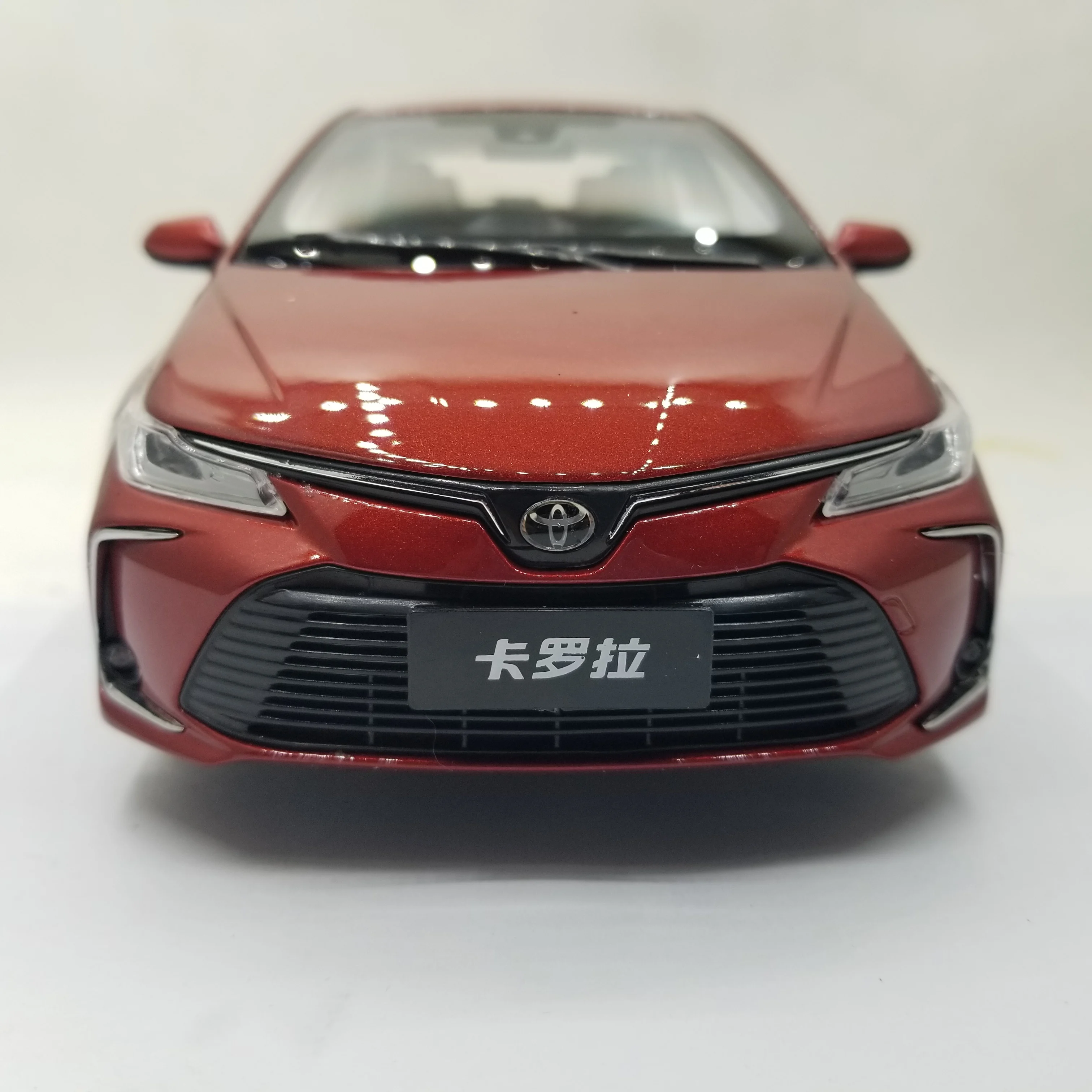 1:18 литая модель для Toyota Corolla 2019 красный седан игрушечный автомобиль из сплава