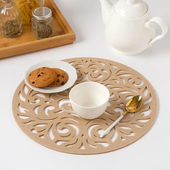 

Decorative napkin Doliana "Patterns" color beige, d 30 cm, polyethylene 100%, felt 4016787