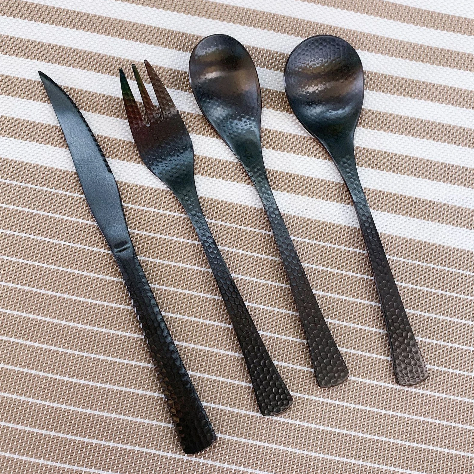Full Hammered Black Tableware 304 Stainless Steel Luxury Cutlery Set Steak Knife Teaspoons Forks for Home Kitchen Utensils