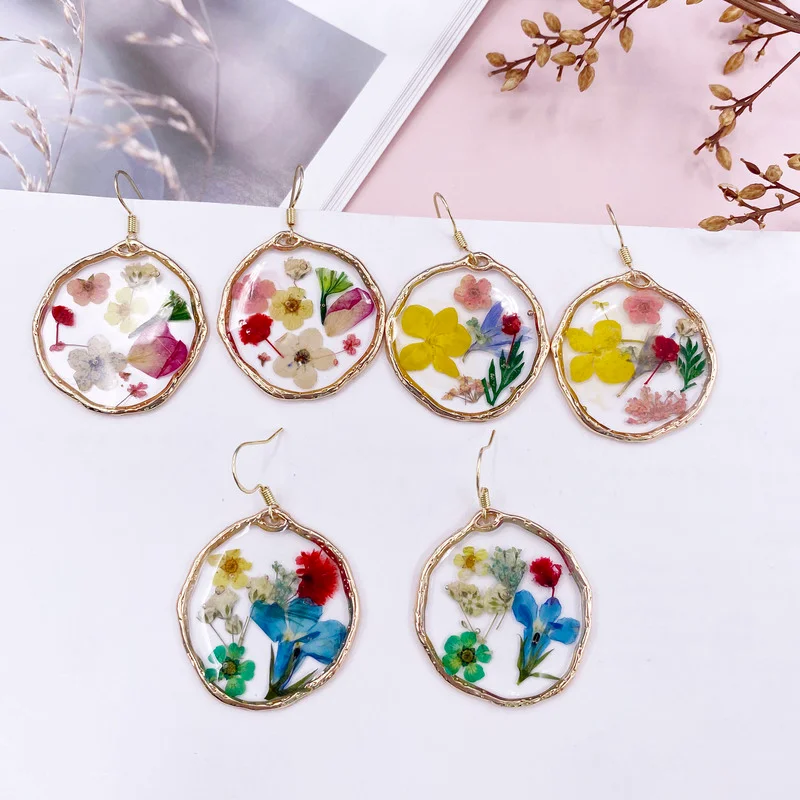 Женские серьги-подвески Minar из прозрачной смолы с натуральными цветами летние