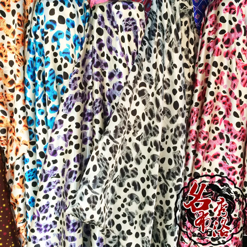 

2019 African Fabric Free Shipping Printing Color Butyl Satin Leopard Spots Emulation Clothing Cos Dress In Line Scarf Fabrics