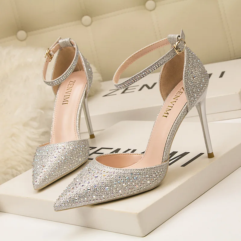 Леопардовые женские туфли на высоком каблуке с закрытым острым носком; женские туфли на полой подошве; блестящие стразы; женские свадебные босоножки; ZWM - Цвет: silver