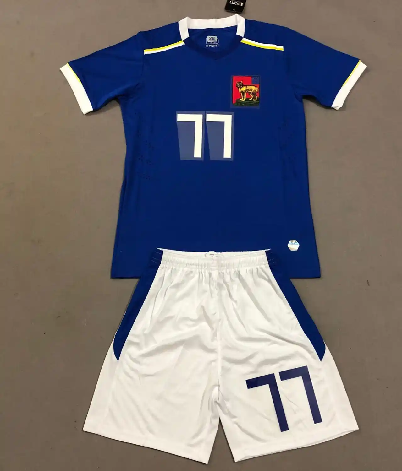 personalisierte fußball trikots