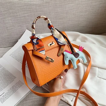 

Textured Lock Handbag Scarves Ladies Bags PU Shoulder Bags For Women New 2020 All-match INS Messenger Bag Luxury Designer Bag