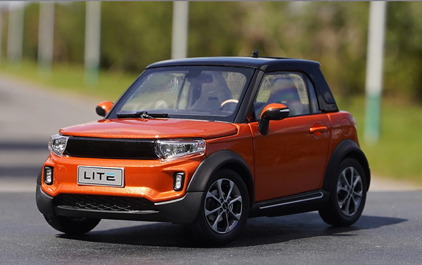 

1/18 Scale BAIC BJEV LITE afcfox Orange Diecast Car Model Toy Collection Gift NIB