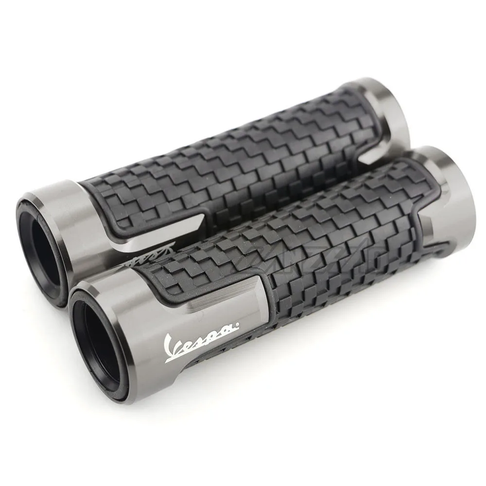 vespa hand grips (6)