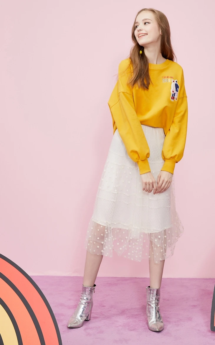 Vero Moda Женская Толстовка свободного кроя с вышитыми нашивками с заниженным плечом | 319333521