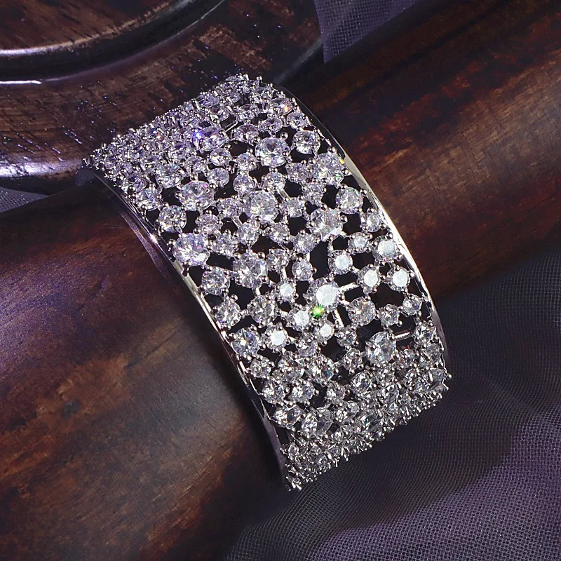 Women Luxury Crystal Decor Beautiful Sparkly Bracelet Bride Bangle Jewelry Ornament For Promise