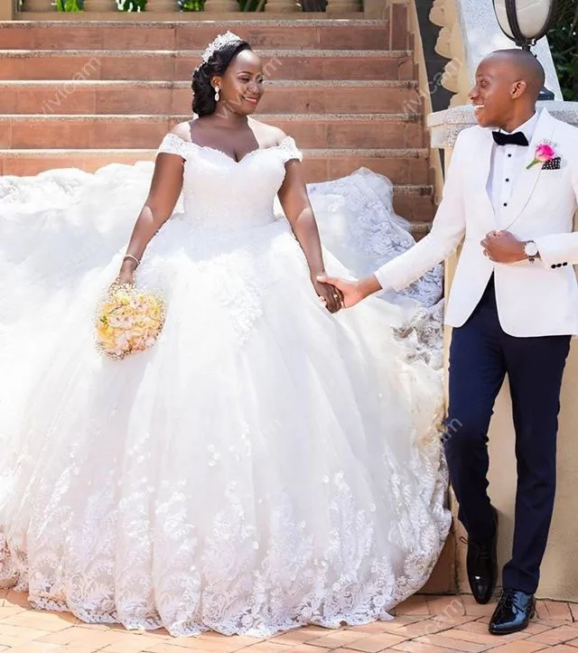 

Sweetheart Off the Shoulder African Wedding Dresses Chapel Train Robe Mariage Lace Appliques Ballgown Bridal Gowns