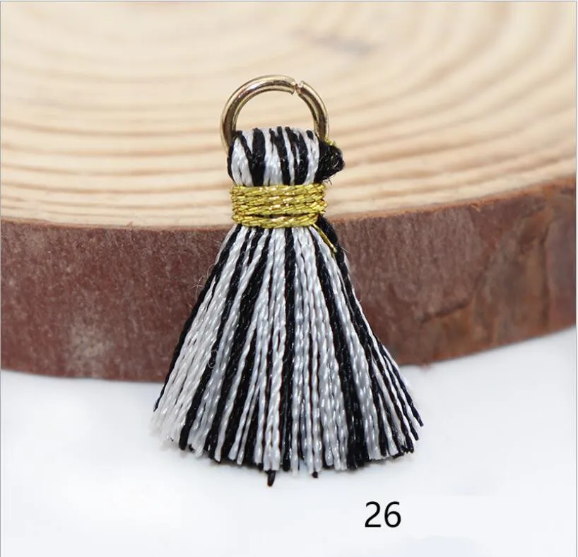 26 White And Black 10 шт. 2 см красочные полиэфирные кисточки мини-кисточка бахрома ювелирные аксессуары-кулоны застежки для сережек DIY материал декор кисточкой Кружева - Цвет: 26 White And Black