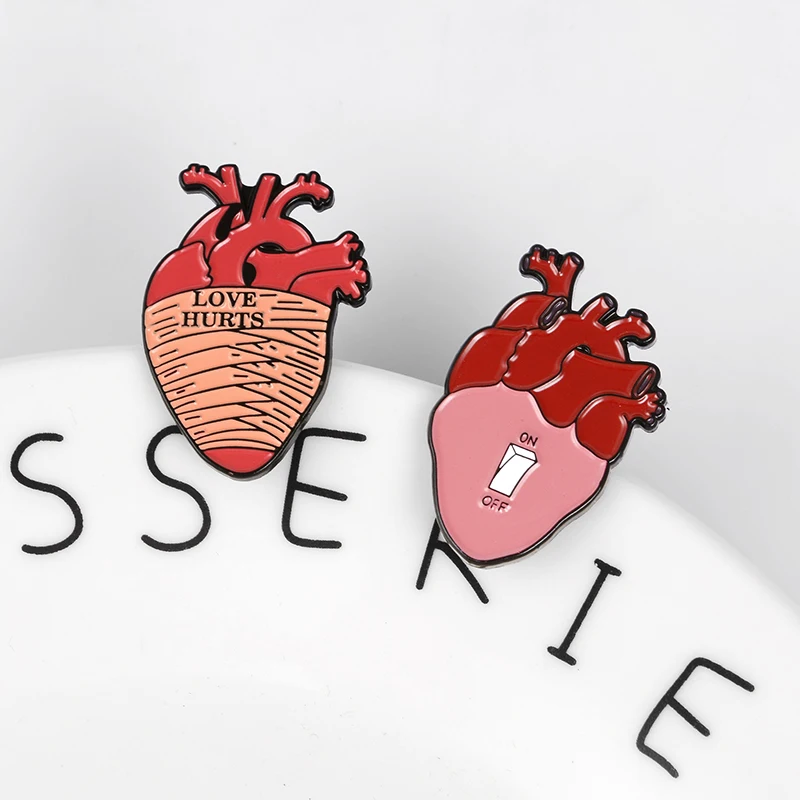 Панк Сердце Эмаль Булавка Звездное воздушное пространство бинты Связывание значок брошь рубашка сумка нагрудные булавки ужас ювелирный коллектор подарок оптом