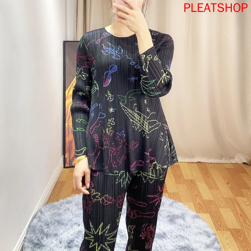 

Miyake Pleated Spring Ozhouzhan Cartoon Printed T-shirt Crew Neck Long Sleeve Large Size Slimming Base Shirt Tops