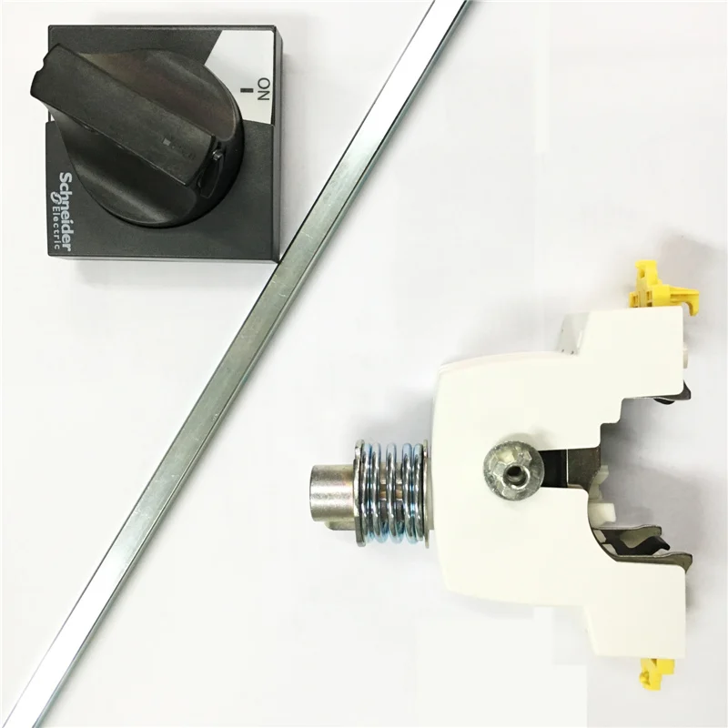 

Аксессуары для управления автоматическим выключателем, вращающаяся черная ручка + монтажное основание (для IC65, IDPN, IINT125, IID) A9A27005