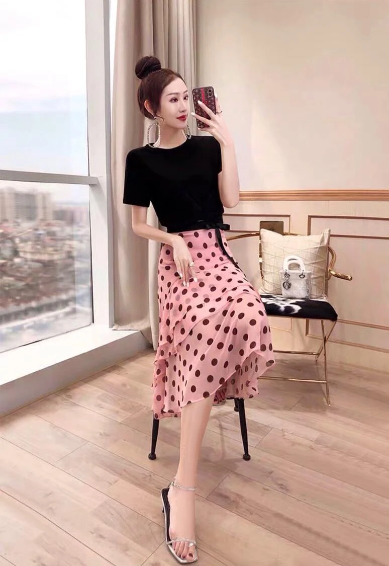 

2019 New High Quality Printing Twisted T-Shirt Top Bow Tie Irregular Ruffle Skirt Set Classic Wild Two-piece Luxury Brand Suit