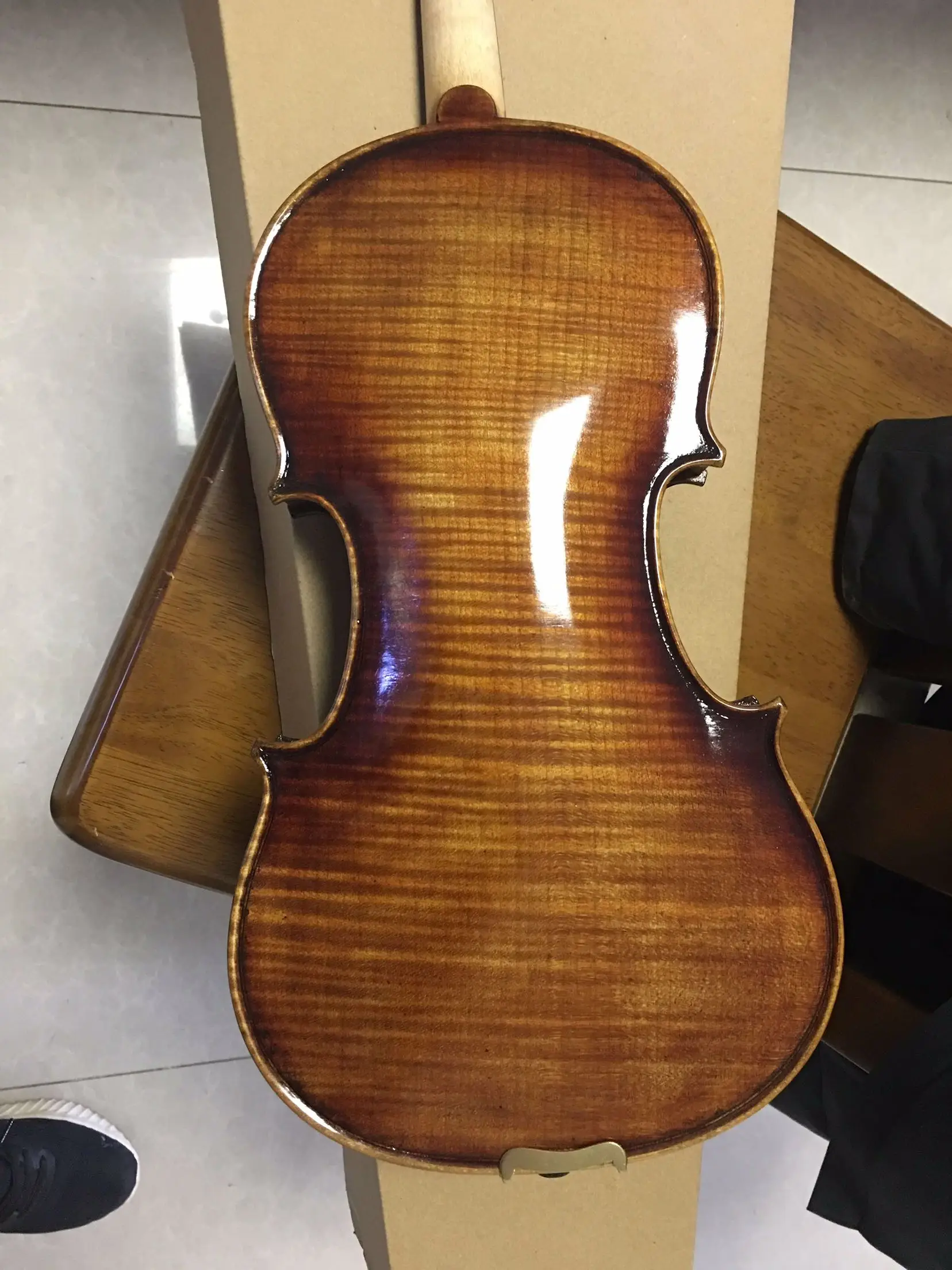 Одноплатный натуральный зернистый коричневый цельная деревянная скрипка 4/4 ручная работа Клен деревянная скрипка высокого качества Профессиональная музыкальная игра