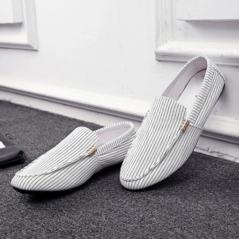 A08 White Мужские лоферы на плоской подошве; мокасины; дышащая Нескользящая парусиновая обувь для вождения; Мужская Повседневная модная обувь без застежки - Цвет: A08 White