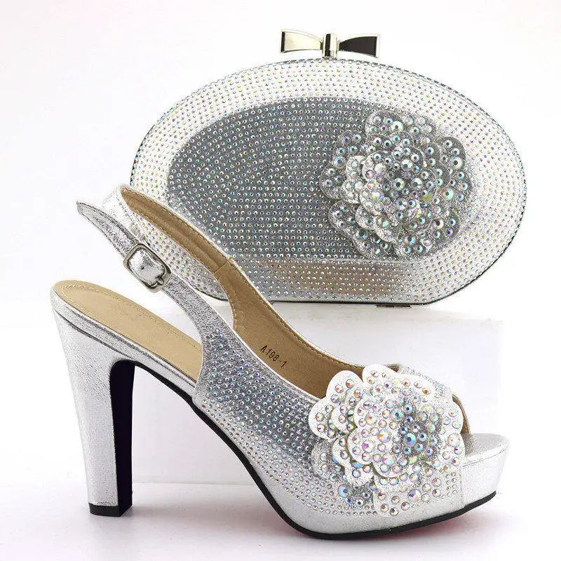 A198-1 银色 38-42 RMB200 跟高11.3CM