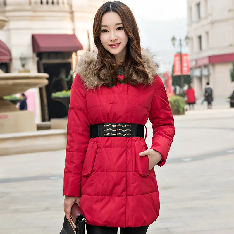 Женская куртка на белом утином пуху с меховым воротником теплое зимнее пальто