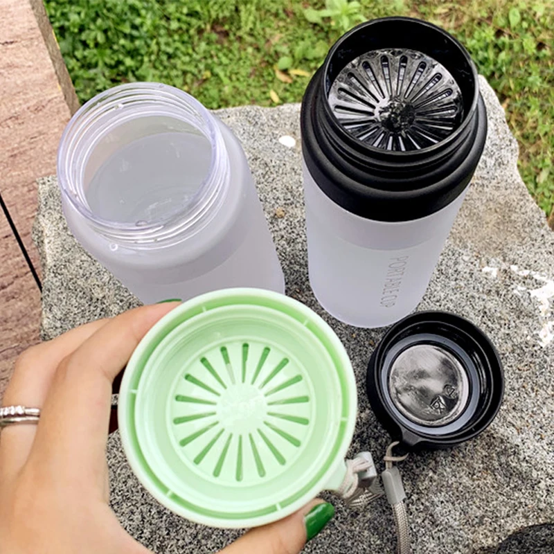 thumbnail image 4 of Botella de agua de plástico esmerilado redonda de moda de 600/800 ml, colador de té portátil sin BPA, tazas de agua transparentes deportivas de gran capacidad, 4 of 6