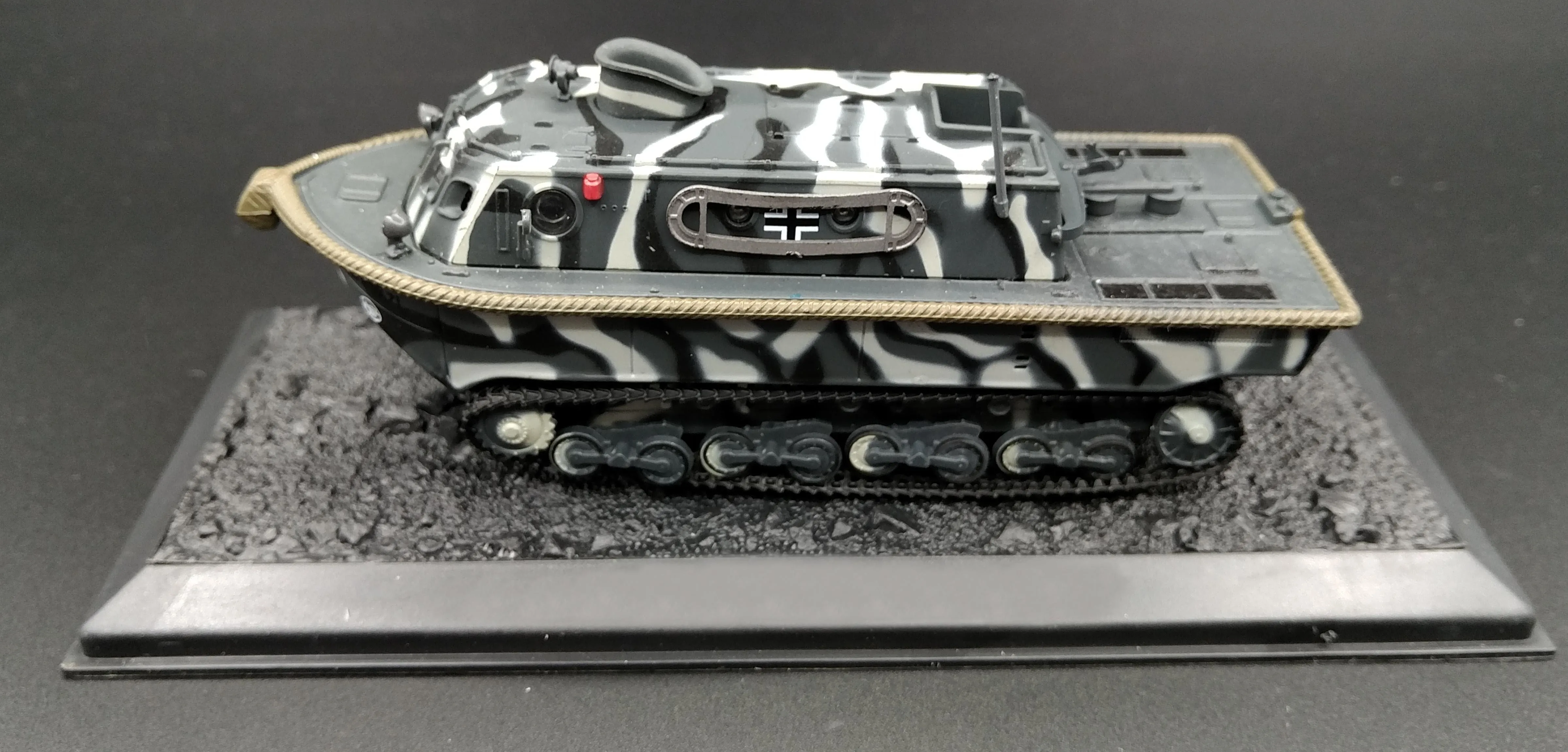 1: 72 немецкая модель транспортного средства-амфибия 1944 Готовая модель сплава