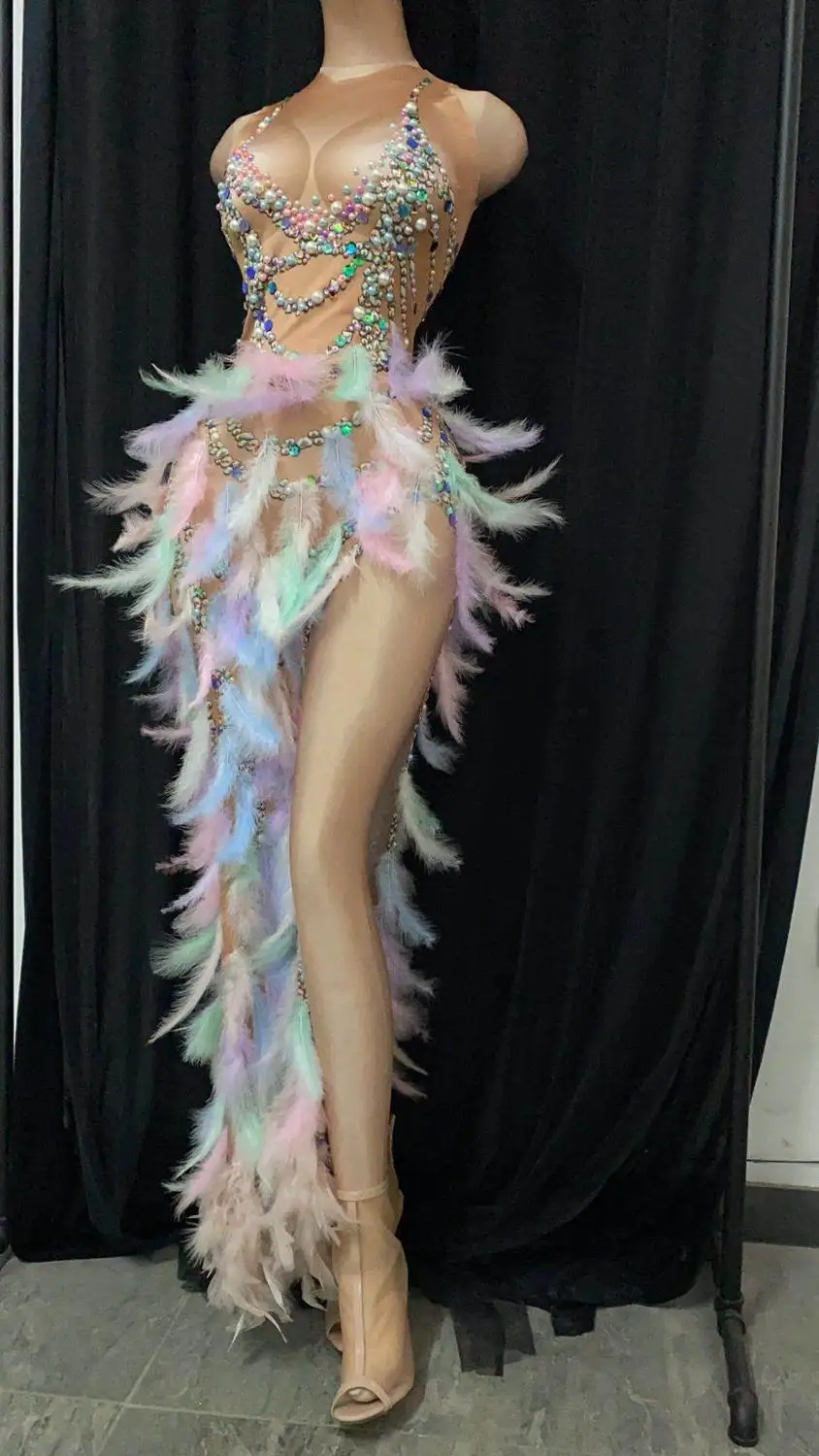 robe plumes et costume paillettes - tenue pour pole dancer performance