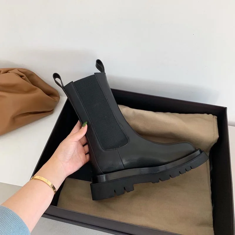 

BELLECOM 2019 Elastic Force Thin Boots Short Boots Woman England Wind Genuine Leather Coarse With Joker Martin Boots shoes