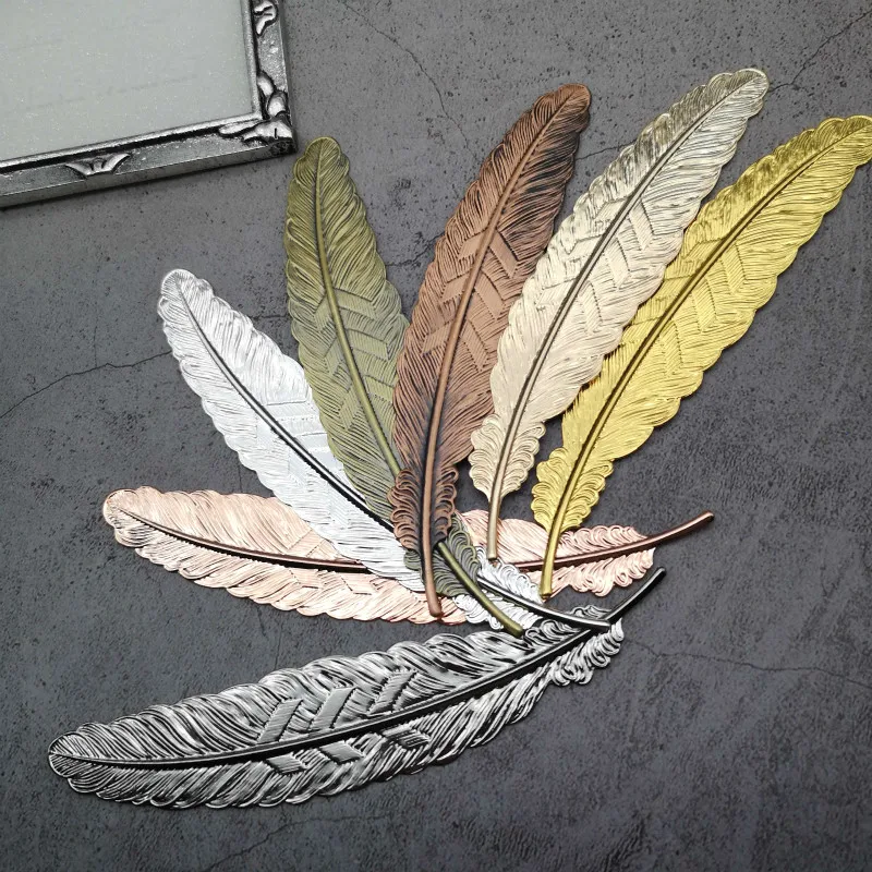 Marcapáginas de Metal de pluma dorada creativa, Clip de papelería para libros, accesorios de oficina, suministros escolares, 1 ud.