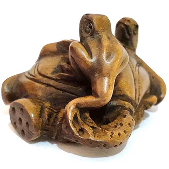 

Y5762 - 2" Hand Carved Japanese Boxwood Netsuke - Frog Turtle on Lotus