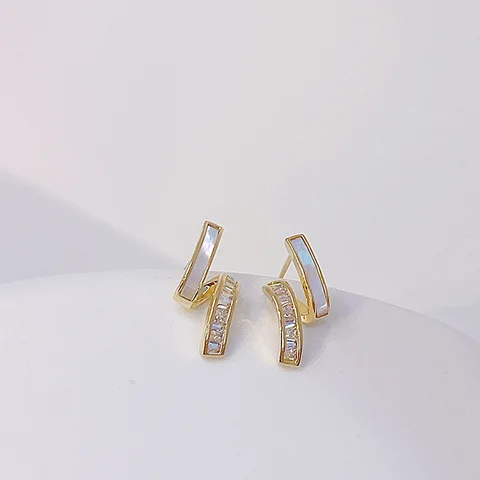 New Fashion Jewelry 14K Gold Plating AAA Zircon Ball Twisted Natural Shell Earrings Elegant Women's Daily Work Earrings