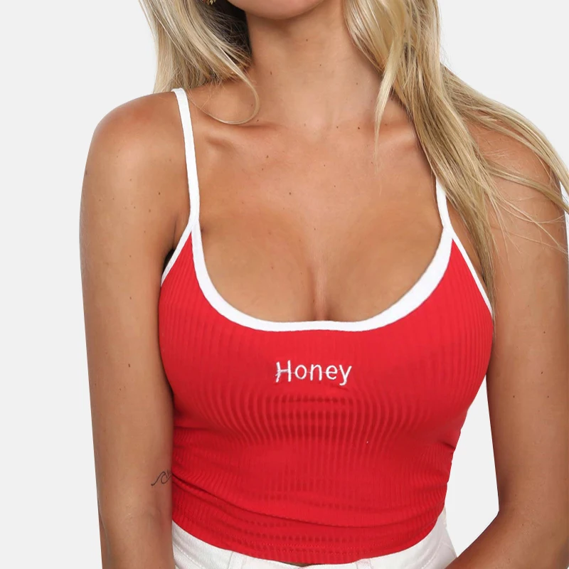 Кроп топ женский с вышивкой надписью Honey пикантная майка на бретелях укороченная