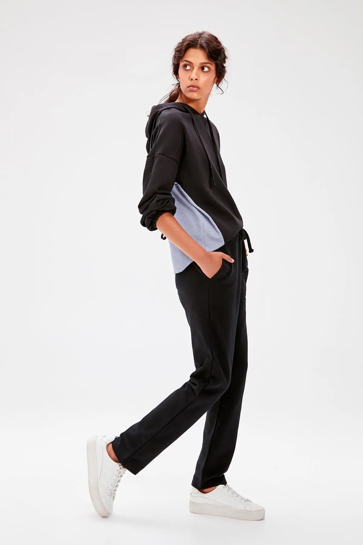 Trendyol черные тканые трикотажные спортивные штаны detayl TWOAW20EA0020