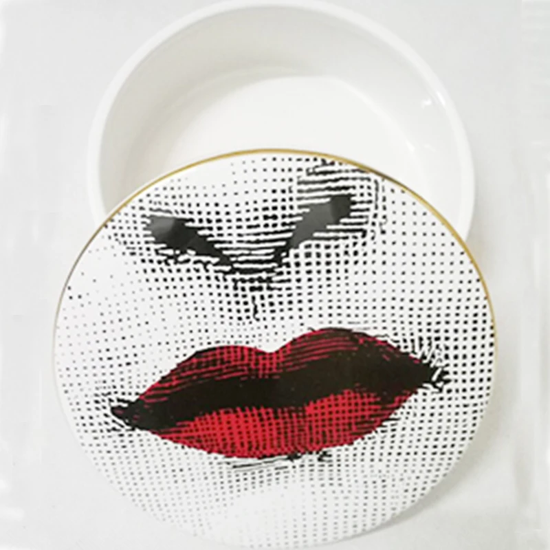 

Nordic Fornasetti Hepburn Earrings Pendant Necklace Jewelry Storage Box Creative High-end Ceramic Craft Home Decor