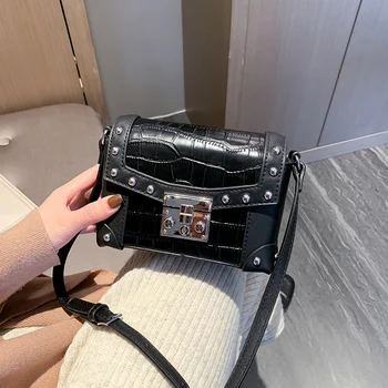 

2020 NEW Original Design Retro Rivet Shoulder Bag Box Bag & Chain Diagonal Cross Bag 19cm Wide 13cm Thick 6cm