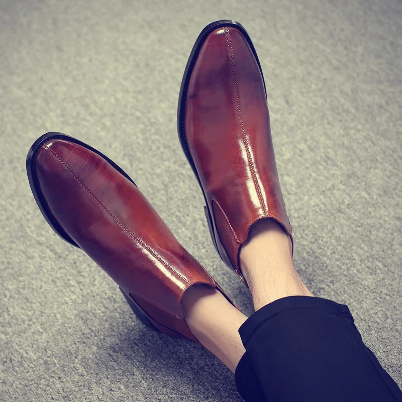 

Retro Rome Pointed Toe Ankle Men Chelsea Boots Slip-On Low Vintage Motorcycle Boots Patchwork Spring Autumm British Style Shoes