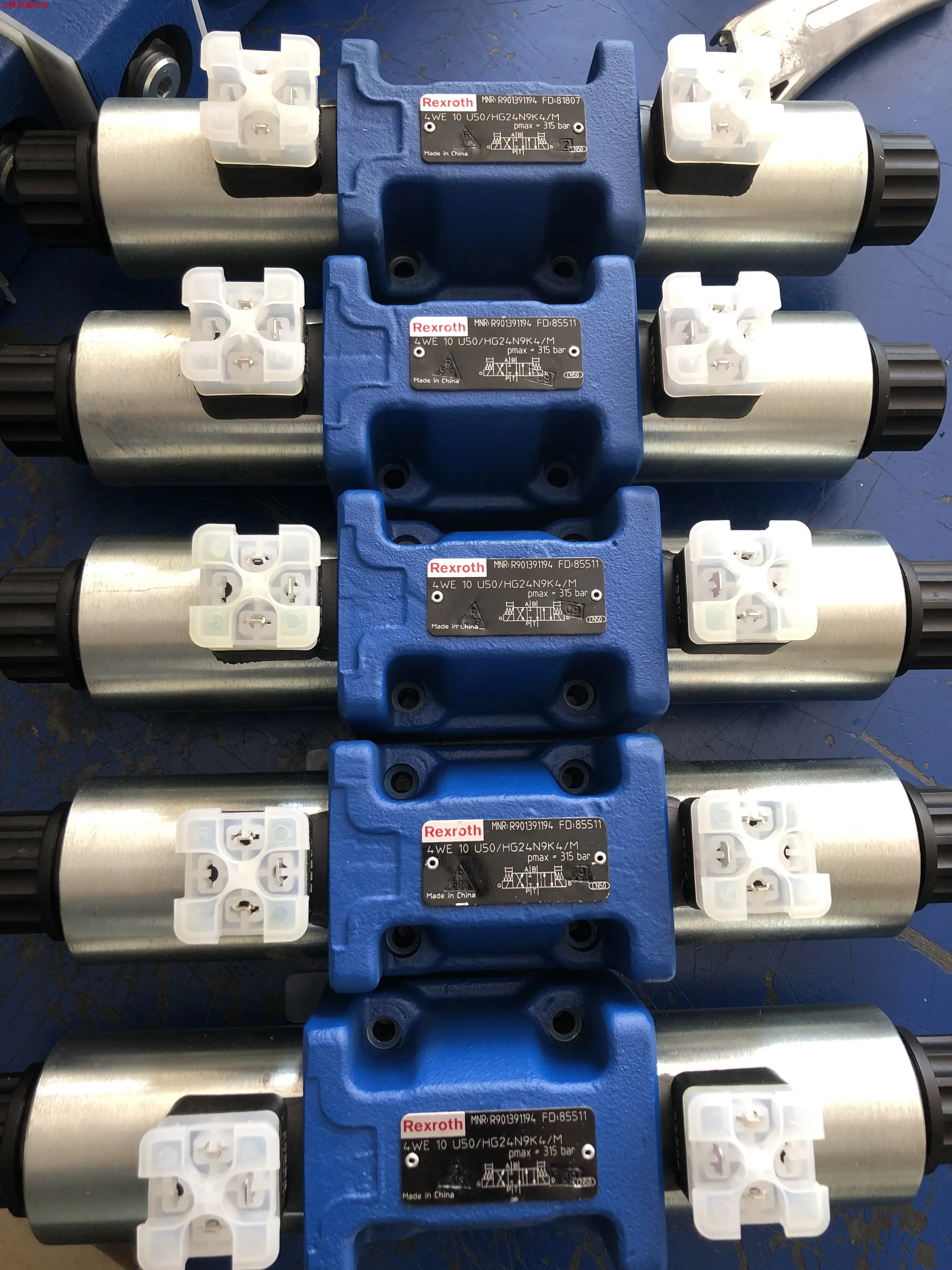 

Rexroth Solenoid valve MNR:R901391194 4WE 10 U50/HG24N9K4/M 4WE10U50/HG24N9K4/M Hydraulic valve