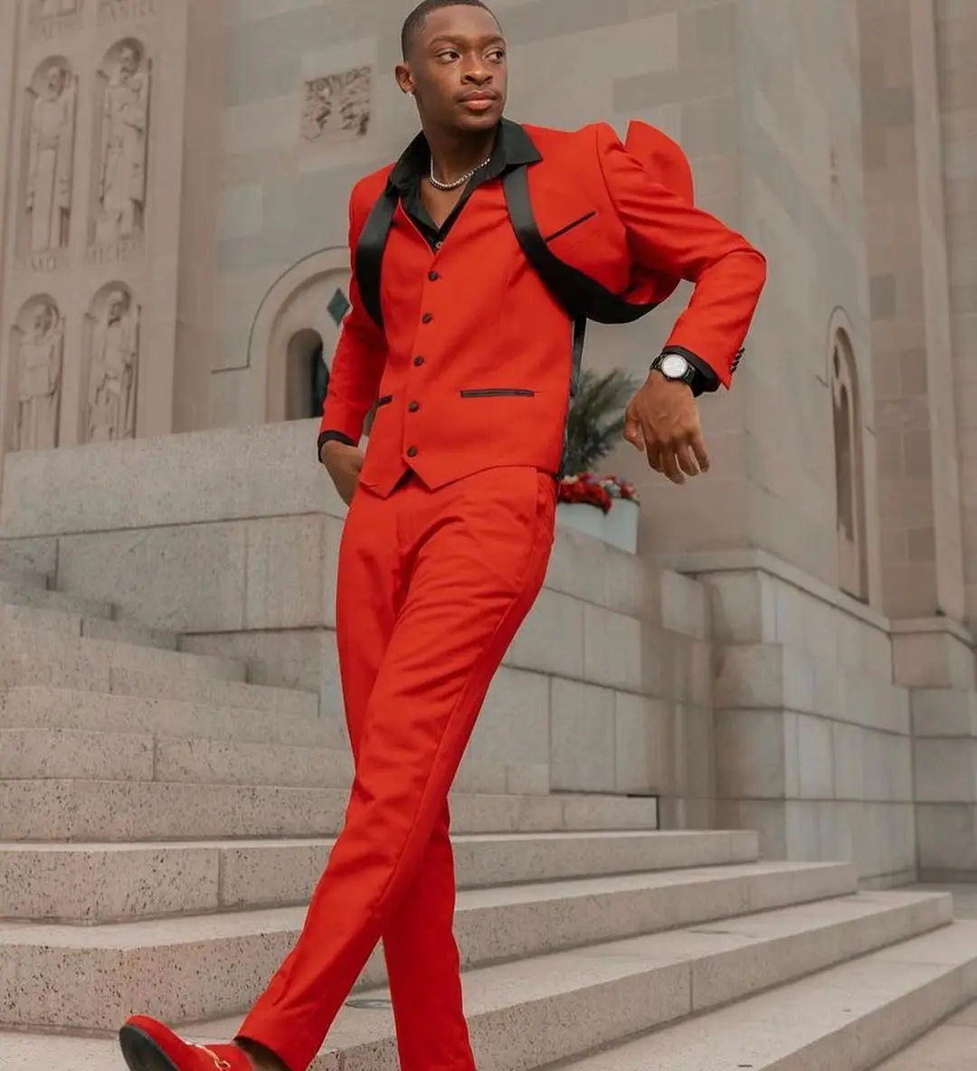 3 Pcs Red Mens Suits With Black Lapel Party Costume Slim Fit Blazer Tuxedos Made (Jacket+Pants+Vest)