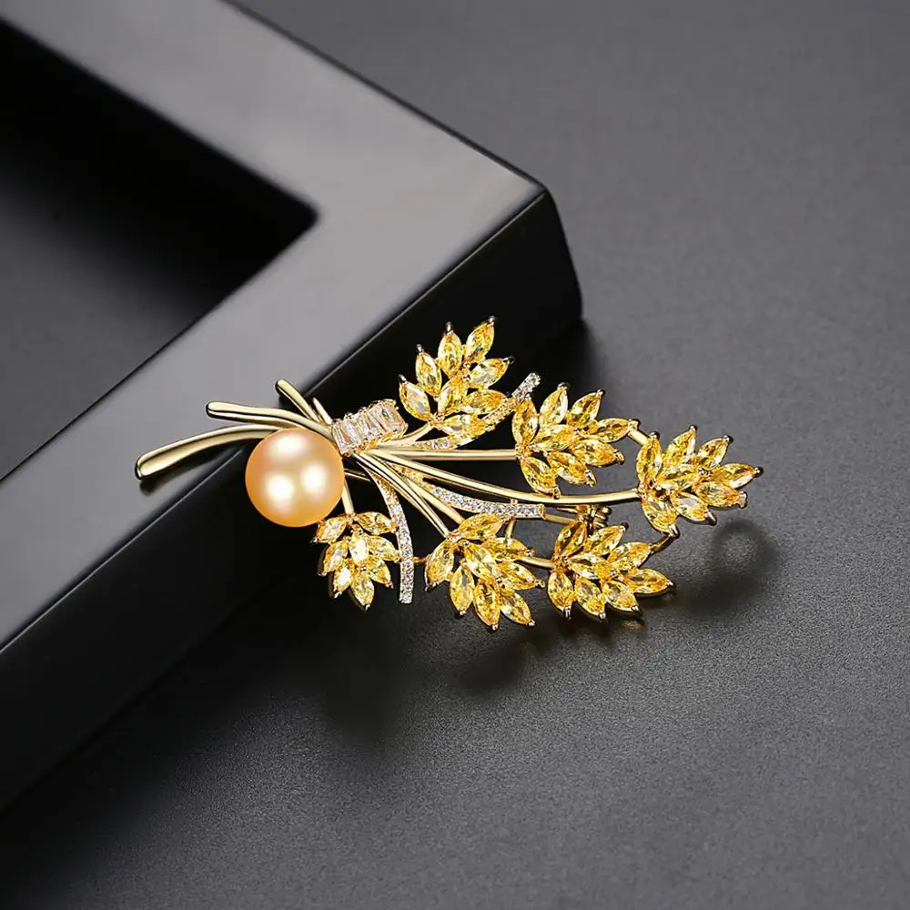 LUOTEEMI Pearl Flower Brooch for Women Fashion Jewelry CZ Brooch Pin Fashion Dress Coat Accessories Cute Jewelry Christmas Gift