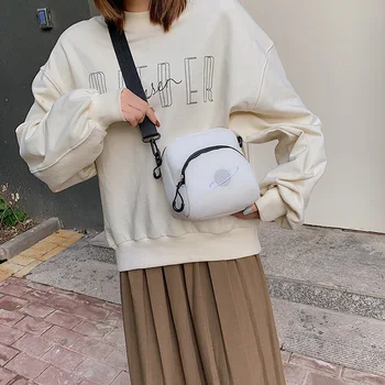 

Bag female 2020 new messenger sail wild net red with the same small square bag cloth ins planet bag student bag